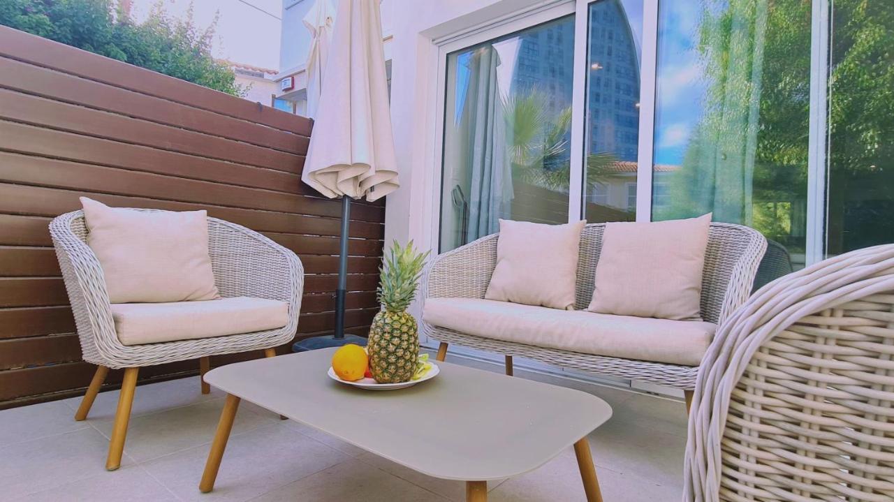Stay Downtown Retreat Лимасол Экстерьер фото