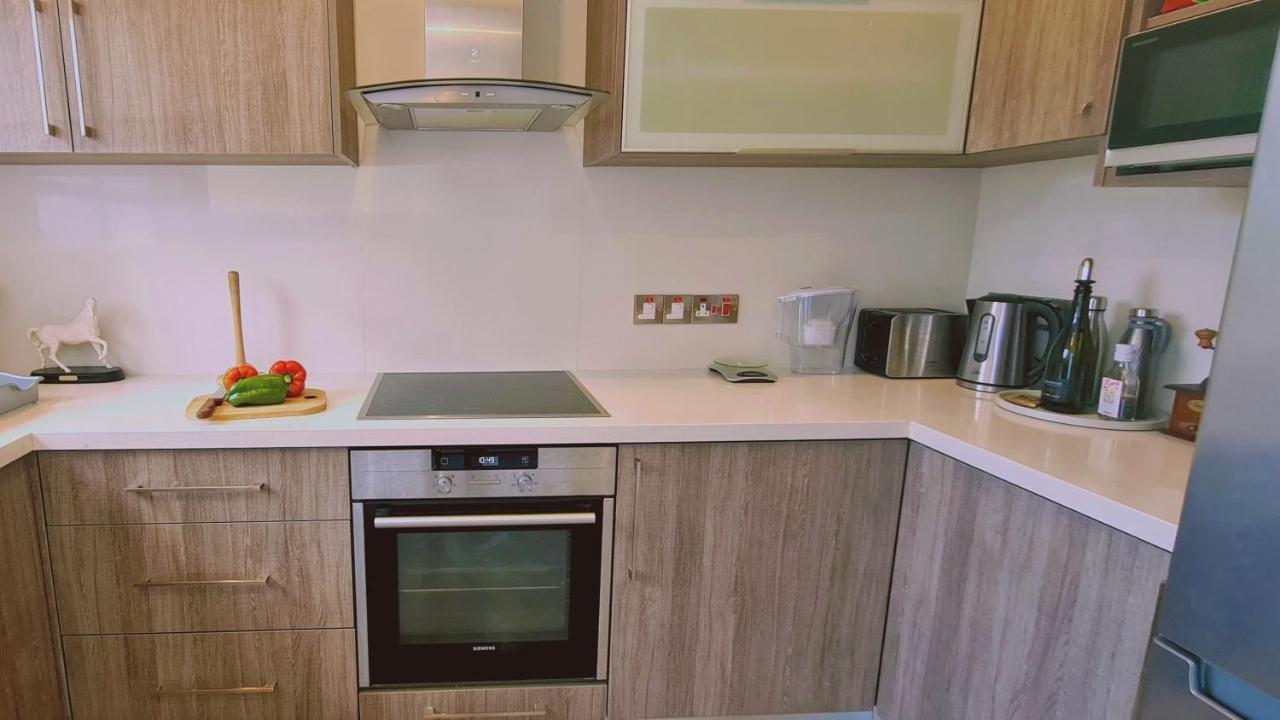 Stay Downtown Retreat Лимасол Экстерьер фото