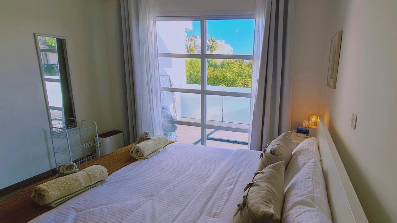 Stay Downtown Retreat Лимасол Экстерьер фото