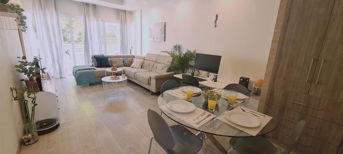 Stay Downtown Retreat Лимасол Экстерьер фото
