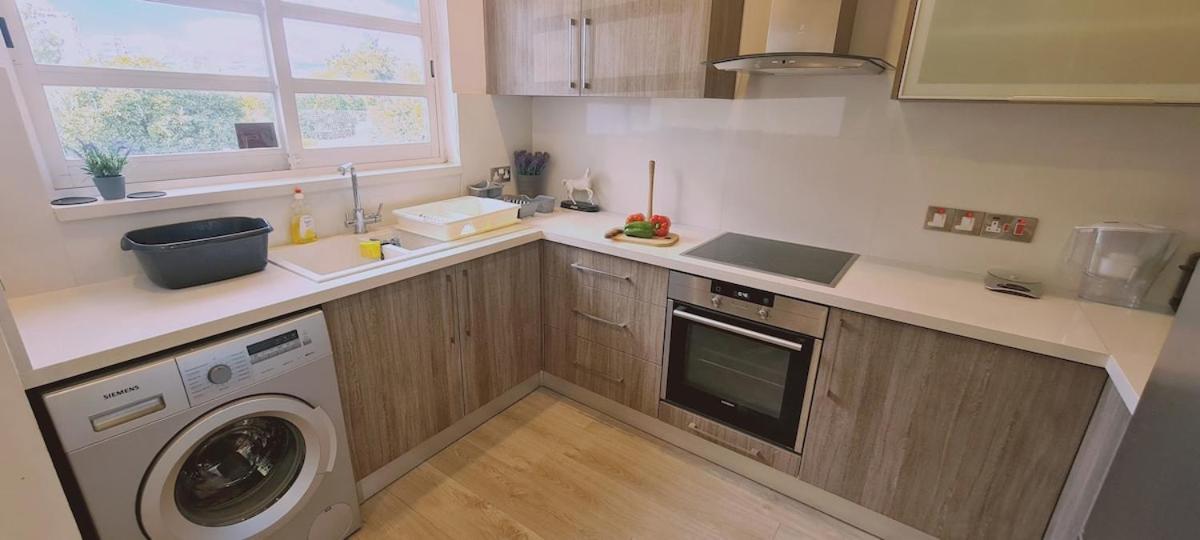 Stay Downtown Retreat Лимасол Экстерьер фото
