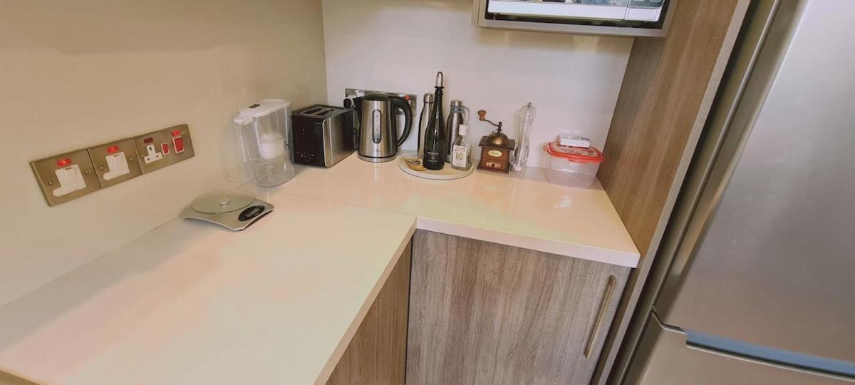 Stay Downtown Retreat Лимасол Экстерьер фото