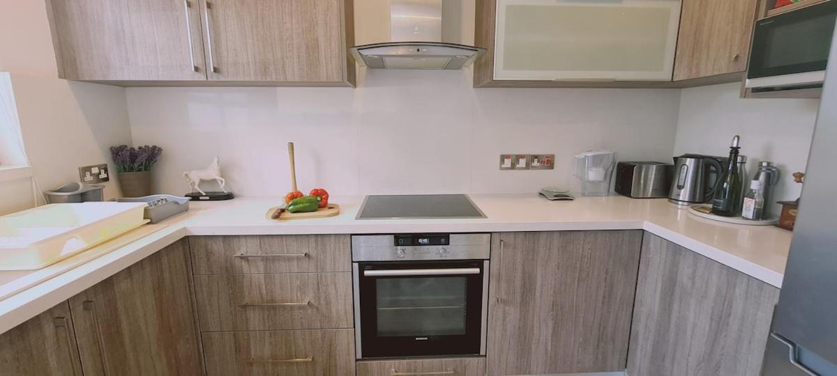 Stay Downtown Retreat Лимасол Экстерьер фото