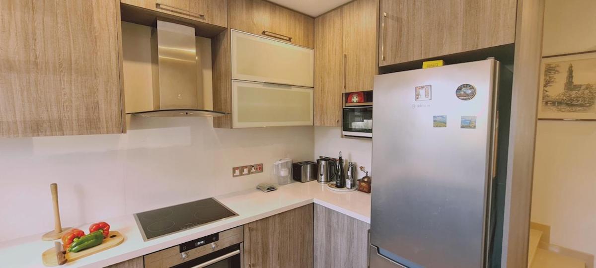 Stay Downtown Retreat Лимасол Экстерьер фото